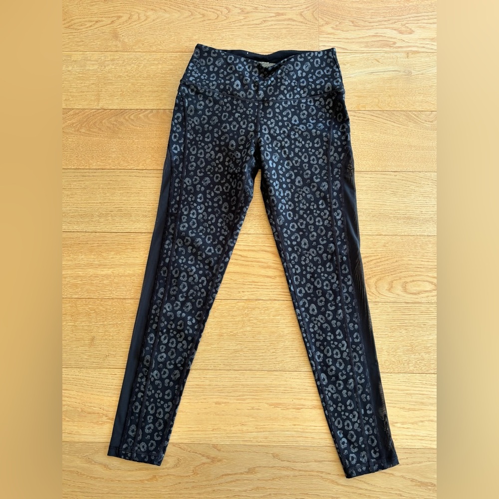 Victoria’s Secret Sport Knockout Cheetah Print Mesh Panel Leggings